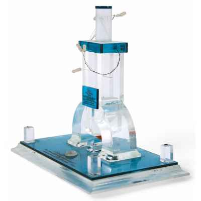 Памятная стела в виде паровоздушного молота Пермь, завод им. В.И. Ленина 1972