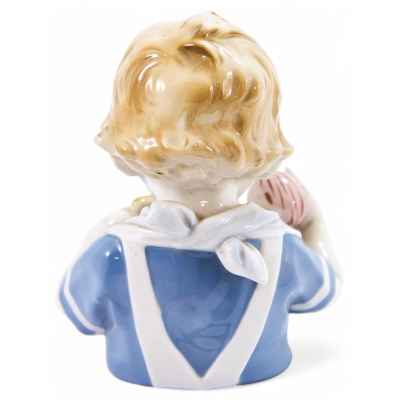 Скульптура Девочка с яблоками фарфор, ГДР 1972-76 гг. Н-15,5 см. ГДР 1972-76 гг