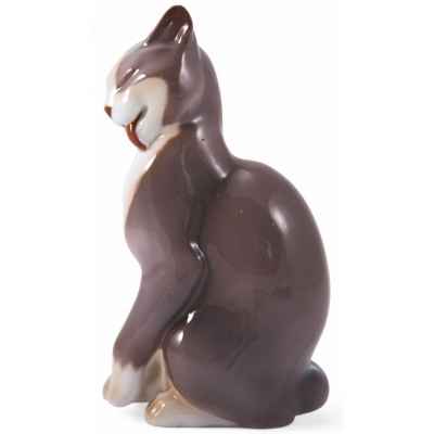 Скульптура Кот умывается большой фарфор, Bing & Grondahl Дания 1970-83 гг. H-18,8 см. Копенгаген, Дания 1970-1983 гг