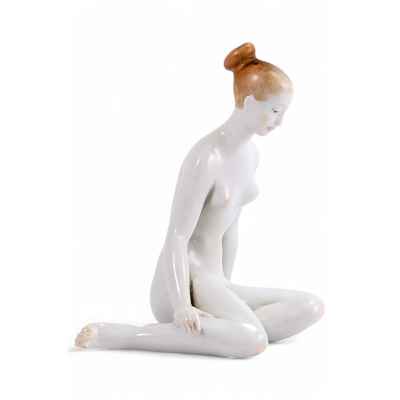 Скульптура Обнаженная фарфор, Акуинкум (Aquincum) Венгрия сер. ХХ в. Н-18 см. Акуинкум, Венгрия последняя четверть ХХ века