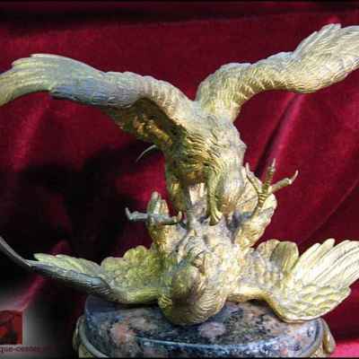 Скульптурная композиция «Битва орлов» (01745)  