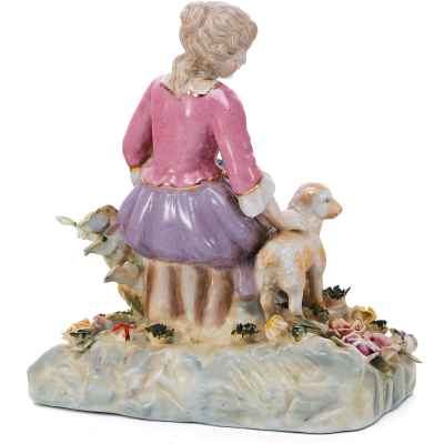 Скульптура Девушка с ягненком фарфор, ХХ в. Н-14,7 см. Германия. XX век