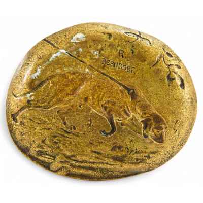 Панно-пепельница «Пойнтер по следу» Берндорф Австрия конец XIX — начало XX вв