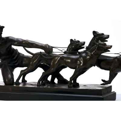 Скульптурная композиция «Гончие» Европа начало XXI века