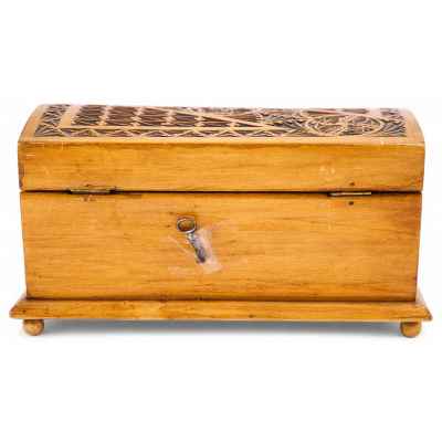 Шкатулка деревянная дерево, резьба Европа сер. ХХ в. 13,2x24,8 см. Европа Середина XX века