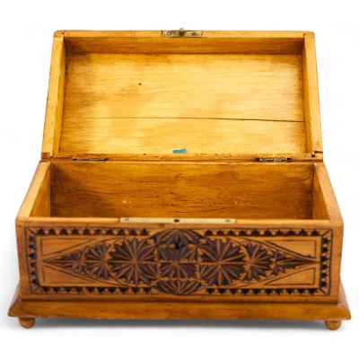 Шкатулка деревянная дерево, резьба Европа сер. ХХ в. 13,2x24,8 см. Европа Середина XX века