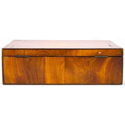 Шкатулка для документов с ключем дерево, шпон ореха Европа кон. ХIХ в. 20,3x30,8x9,7 см  конец XIX — начало XX вв