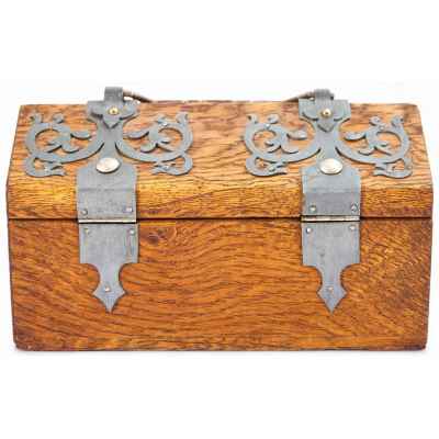 Сундучок в псевдороманском стиле дерево, Европа сер. ХХ в. 10x16,5x9,5 см. Европа середина ХХ века