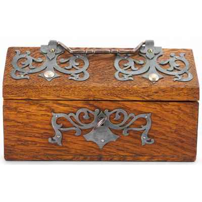 Сундучок в псевдороманском стиле дерево, Европа сер. ХХ в. 10x16,5x9,5 см. Европа середина ХХ века