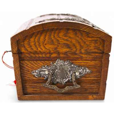 Сундучок с накладками в стиле нео-рококо дерево, Европа сер. ХХ в. 13,2x27x16,7 см. Европа Середина XX века