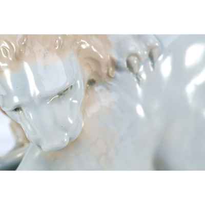 Скульптура Схватка льва с буйволом фаянс Erich Oehme 45х27 см. Европа середина ХХ века