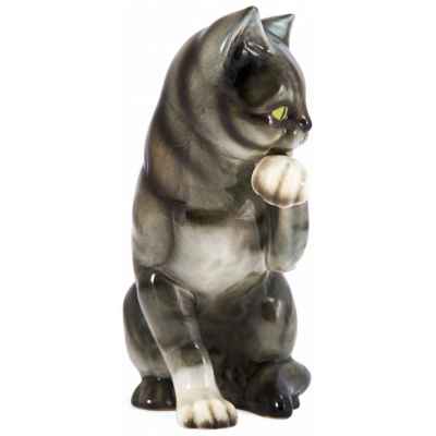Скульптура Кошка, лижущая лапу фаянс Гебель (Goebel) Германия 1979-90-е г. H-26 см. Гебель, Германия 1979-1990 гг