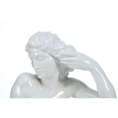 Скульптура «Пробуждение» Европа 1940