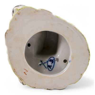 Скульптурная композиция Девочка с кроликами фарфор, Европа нач. ХХ в. Н-13,7 см. Европа Начало XX века