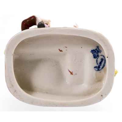 Скульптура Цветочница и кавалер фарфор, E.&A. Müller Германия кон. XIX в. H-15,3 см. Рудольштадт. Германия 1890-1927 гг