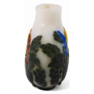 Табакерка многослойное стекло Китай нач. XX в. Н-5,5 см. Китай Начало XX века