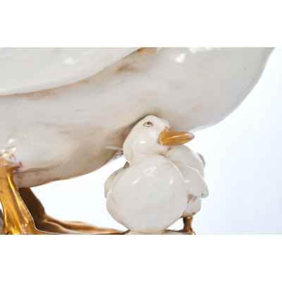 Скульптура Утка с утенком фарфор, Дрессель, Кистер и Ко. (Dressel, Kister & Cie) Германия 1905-22 гг. 23x30,5 см. Пассау, Германия 1905-1922 гг