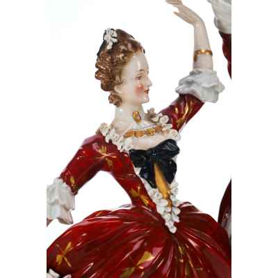 Скульптура Танец фарфор Аккерман и Фритц (Ackerman & Fritze) Германия 1908-38 гг. Н-29,5 см. Фолькштедт. Германия 1908-1938 гг