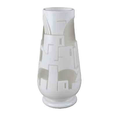 Ваза авторская, футуризм, конструктивизм двухслойное матовое стекло 1920-30-е гг. 23,9x9,7 см.  1920