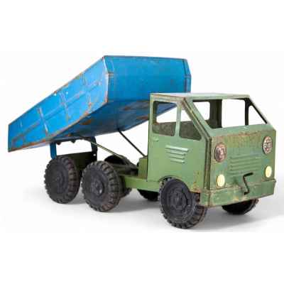 Игрушечная модель самосвала МАЗ жесть, Техоснастка СССР 1980-90 гг. Воронежская область, Россошь, Завод техоснастки 1980-начало 1990 гг