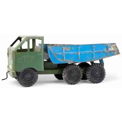 Игрушечная модель самосвала МАЗ жесть, Техоснастка СССР 1980-90 гг. Воронежская область, Россошь, Завод техоснастки 1980-начало 1990 гг