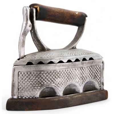 Утюг углевой алюминиевый СССР 1950-е гг.  первая половина ХХ века