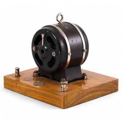 Кабинетная модель электродвигателя, Европа нач. 20 в Gebrüder Bing. (Nuremberg) 1908-1925 гг