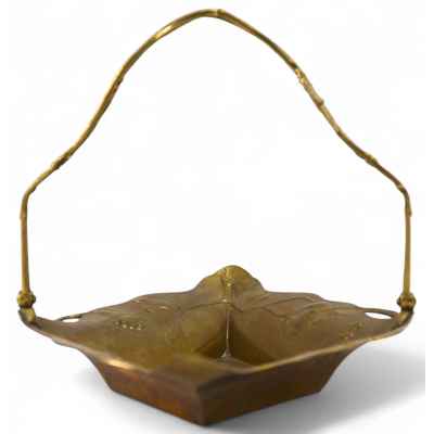 Конфетница в стиле модерн латунь, Европа нач. ХХ в. 30,5х21 см. Европа XIX начало ХХ века