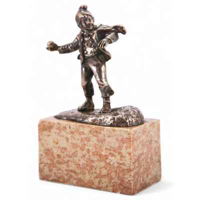 Мальчик, играющий в снежки Европа Начало XX века