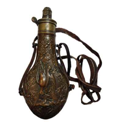 Пороховница с изобр. битой дичи G&J.W. Hawkslcy Sheffield латунь, сталь кон. XIX в. 20,5х8,5 см. Шеффилд, Британская Империя кон. XIX в.