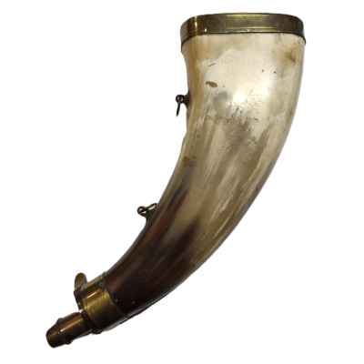 Пороховница рог латунь Европа кон. XIX в. 22х8 см. Европа кон. XIX в.