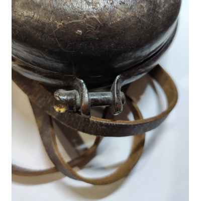 Пороховница дерево, латунь Россия (?) кон. XVIII в. 18х13х4 см. Россия (?) кон. XVIII- нач. XIX в.