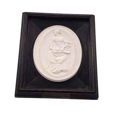 Плакетка Эрато бисквит, Мейсен (Meissen) Германия 1981-82-е гг. 15,5х12 см. Мейсен (Meissen) Германия 1981-82-е гг.