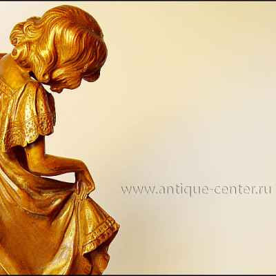 Скульптура «Девочка в платье» (03004)  