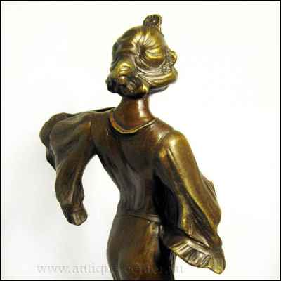 Скульптура «Девушка с бабочкой» (03219)  