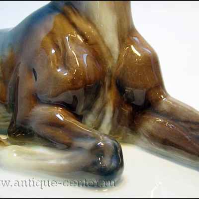 Скульптура «Лежащая лошадь» (03248е)  