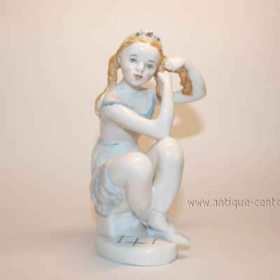 Скульптура «Перед выступлением» (03487к)  