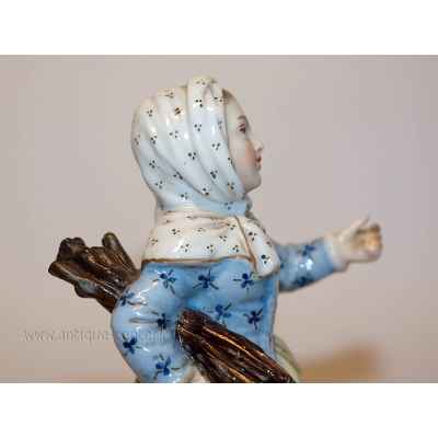 Скульптурная композиция «Девочка с хворостом» (03424к)  