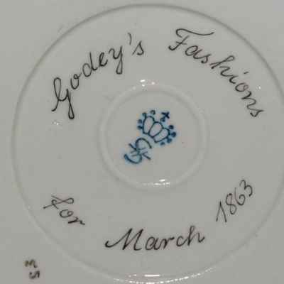 Скульптура платья модного образца на март 1863 года. (04213 св)  